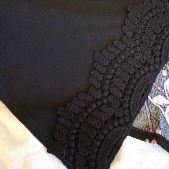 Daniel Rainn Black Blouse with Pink Floral Design - NWT - XS - Picture 5 of 8